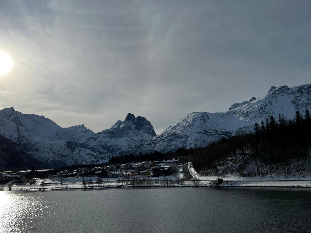 Frichs Ekspress Andalsnes Hotel Exterior photo
